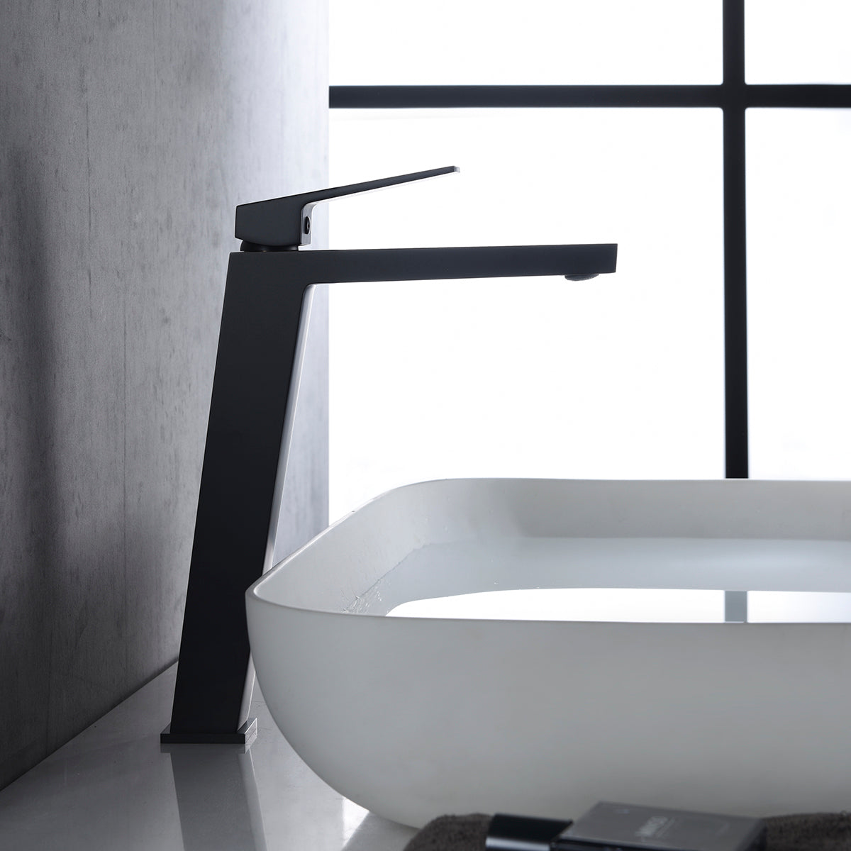 Mitigeur lavabo haut IMEX Art Noir mat en ambiance