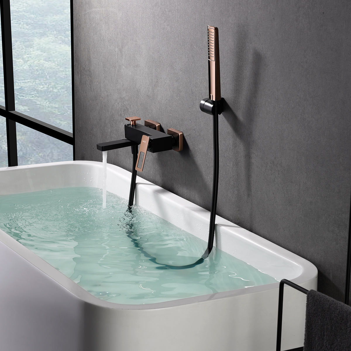 Mitigeur bain douche IMEX Suecia Noir Rose ambiance