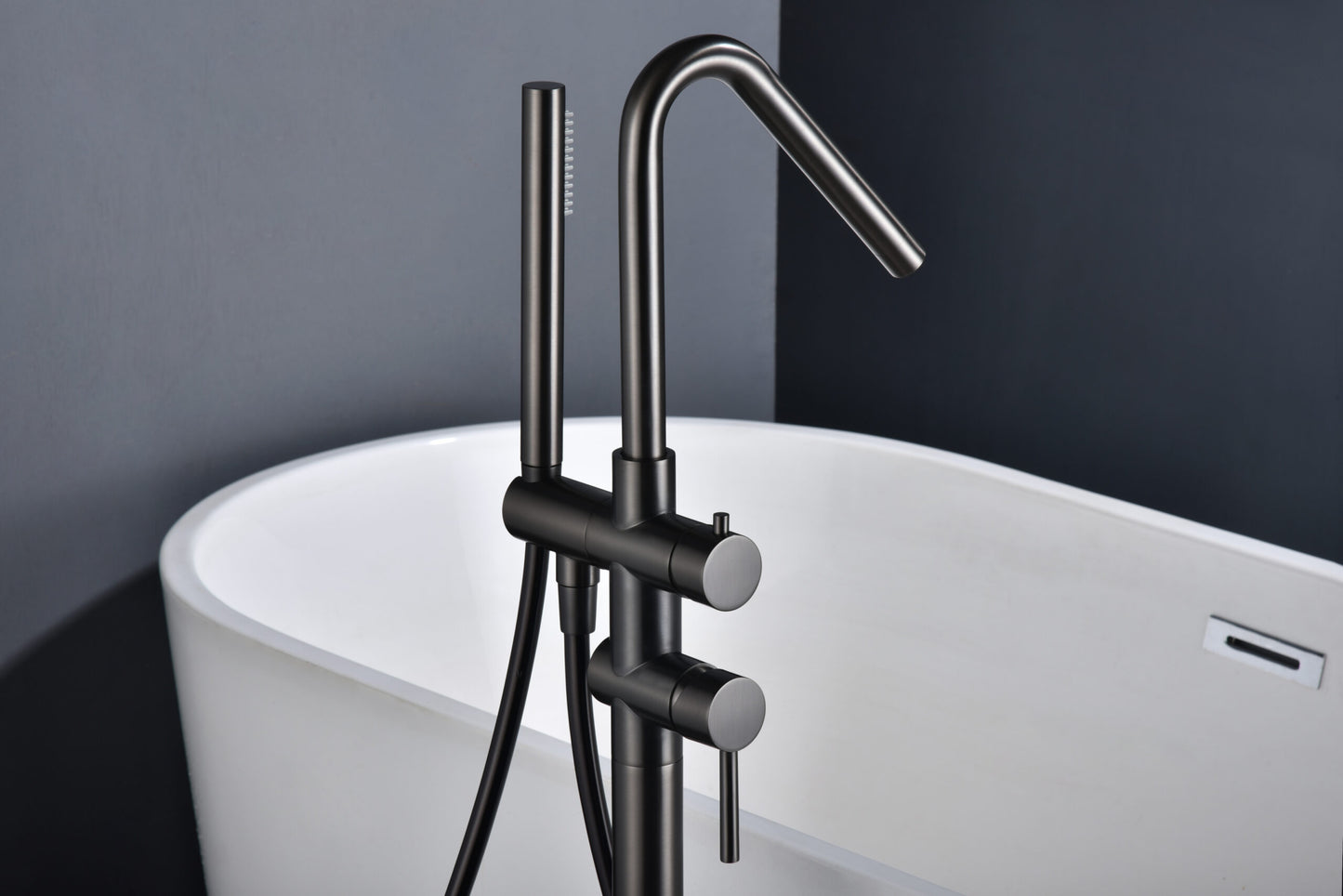 Mitigeur baignoire îlot IMEX Córcega Black Gun Metal - détail ambiance