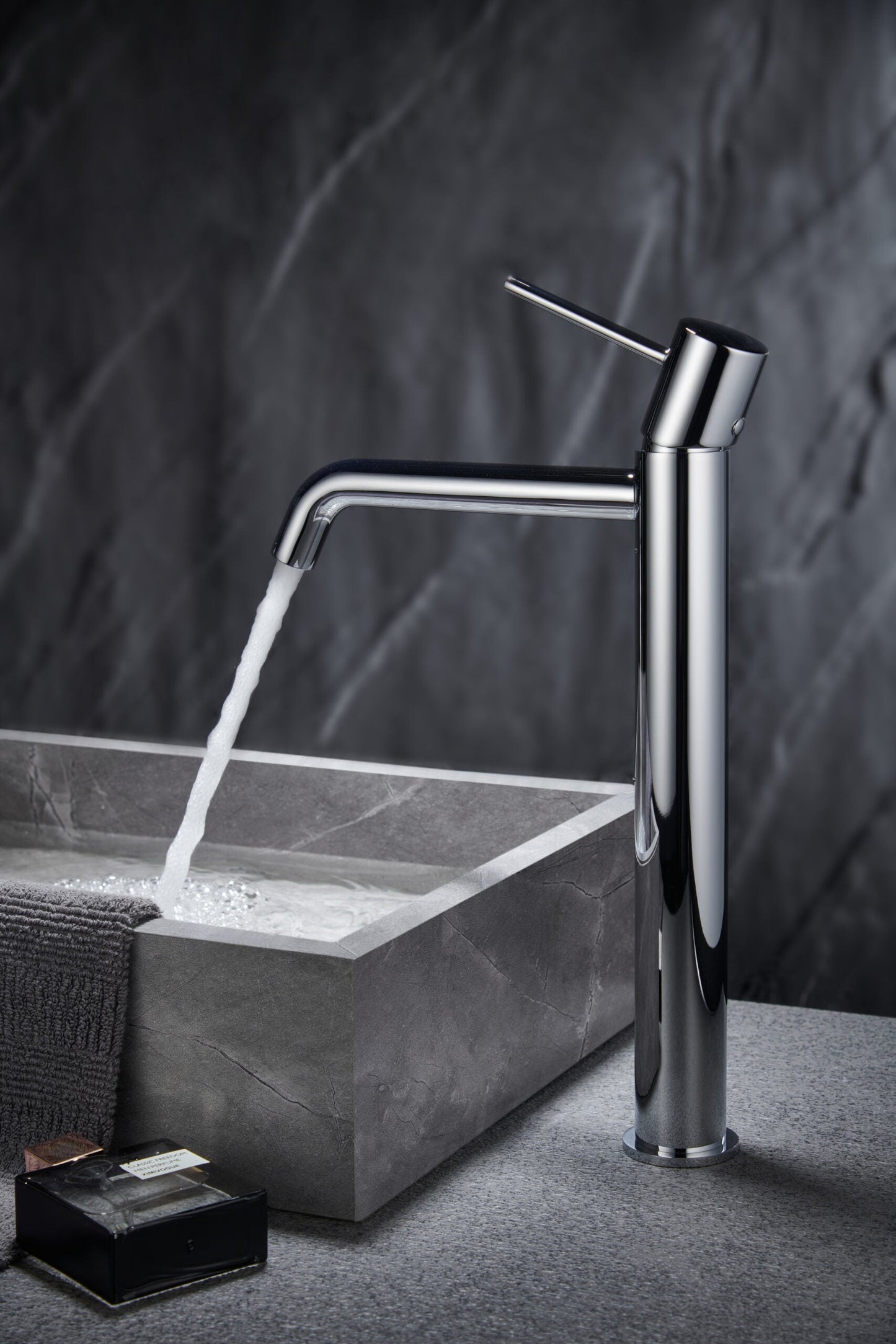 Photo d’ambiance mitigeur lavabo haut IMEX Monza Chrome