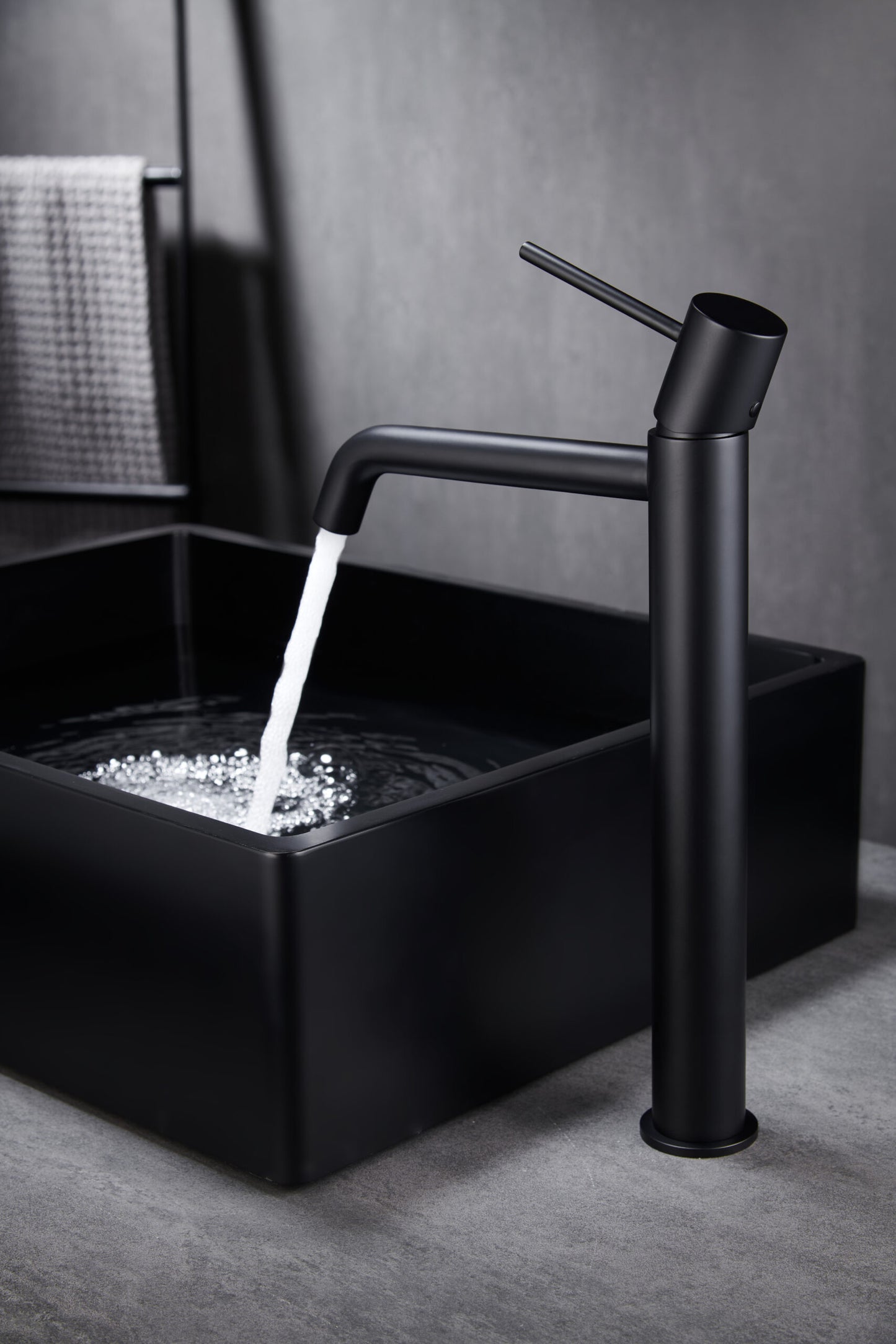 Photo détail mitigeur lavabo haut IMEX Monza Noir mat