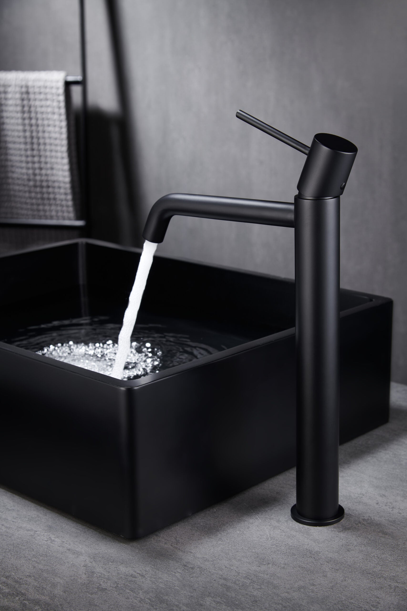 Photo détail mitigeur lavabo haut IMEX Monza Noir mat
