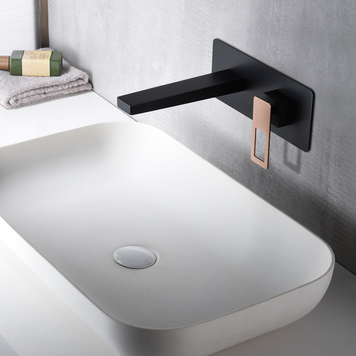 Photo d’ambiance mitigeur lavabo encastré IMEX Suecia Noir / Or rose brillant